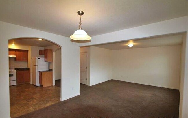 Sala de estar - 5014 Rock Springs St