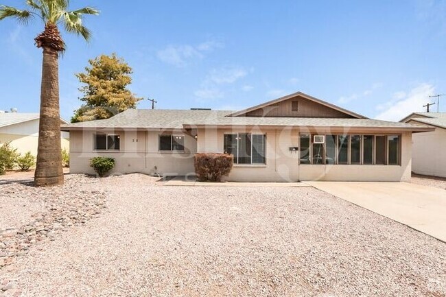 Building Photo - 32 W Fairmont Dr