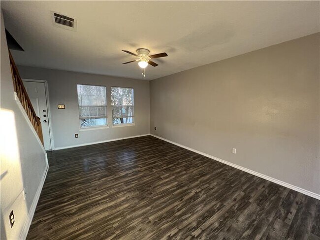Foto del edificio - 5908 Greengate Dr