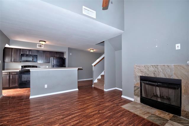 Foto del edificio - 9831 Walnut St