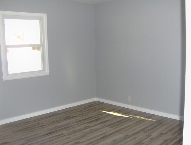 Master Bedroom with two windows for lots of natural lighting. - 523 Warren Ave