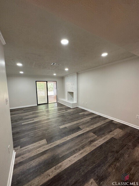 Foto del edificio - 121 Sleepy Creek Dr