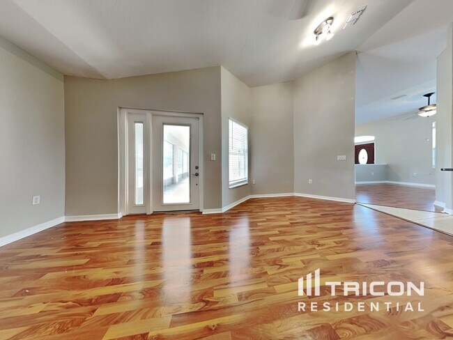 Building Photo - 12339 Palm Ridge Dr