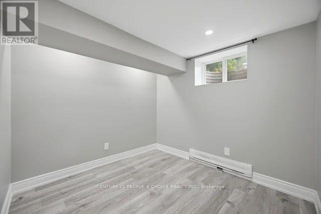 Building Photo - 249 Burnhamthorpe Rd