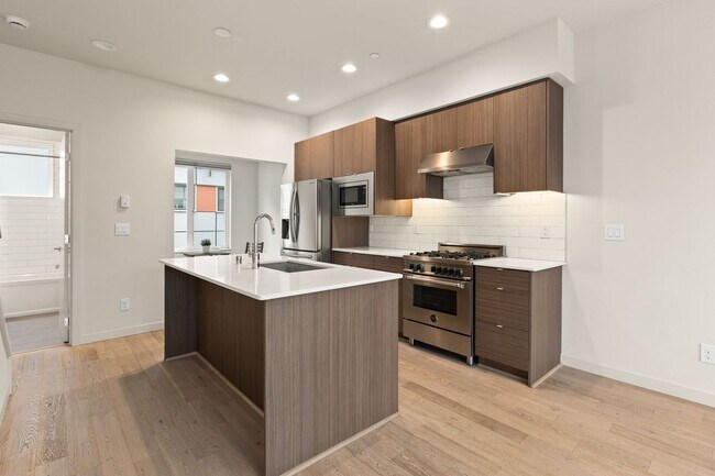 Foto del edificio - Townhome in West Seattle’s Admiral District