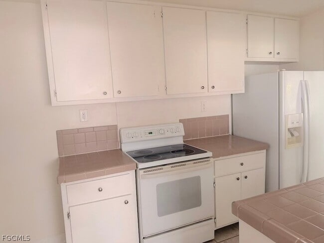 Building Photo - 1659 Ricardo Ave