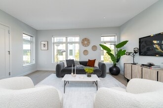 Building Photo - 5 Lisbon St