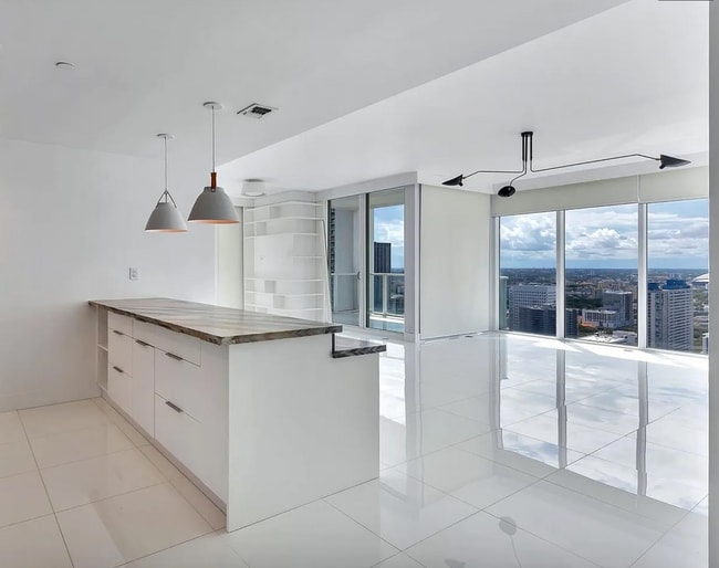 Building Photo - 1040 Biscayne Blvd