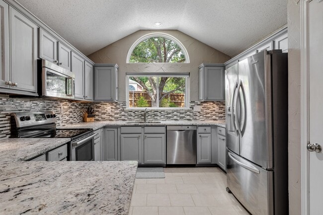 Photo - 7917 Woodland Dr House