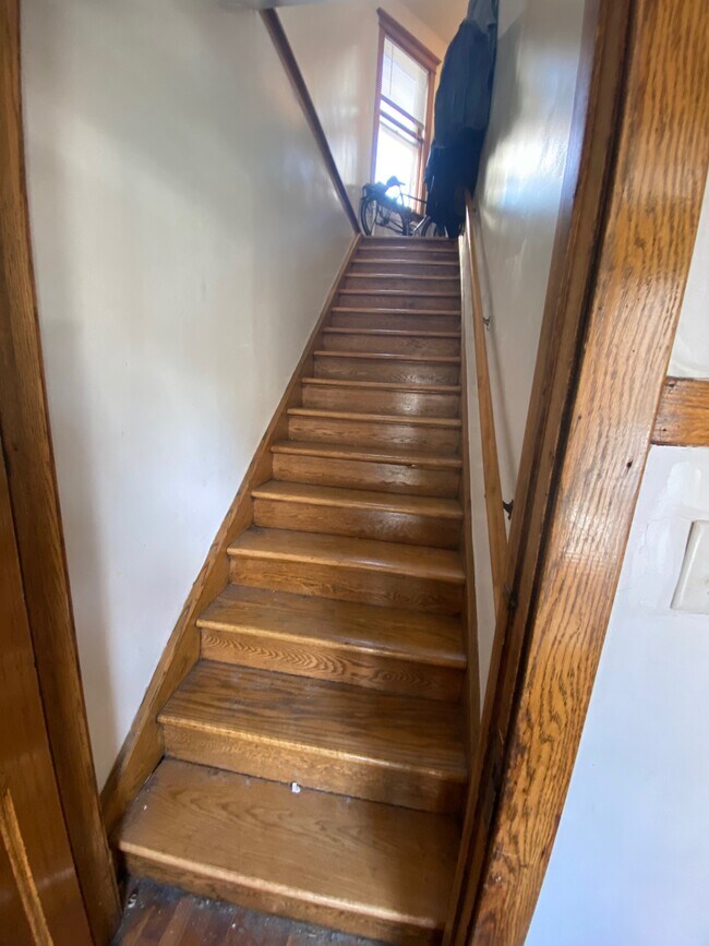 Foto del edificio - 2337 N Sacramento Ave