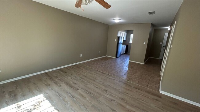 Building Photo - 8756 Elvin Dr