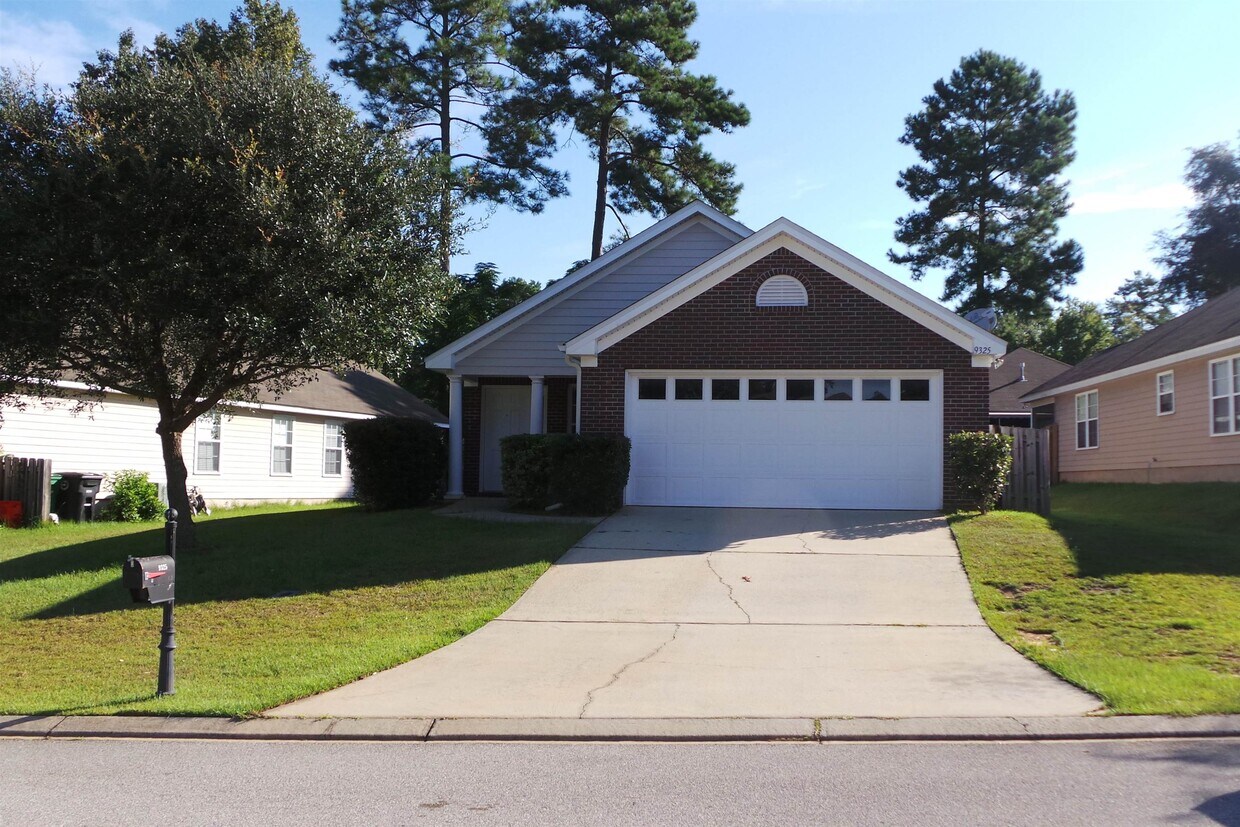 9325 Royal Troon Dr, Tallahassee, FL 32312 House Rental in