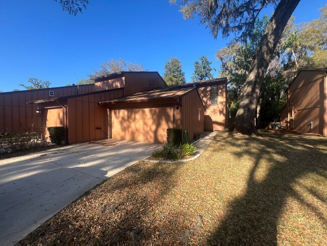 Building Photo - Beautiful 2-Bedroom, 2-Bath Townhome In Or...