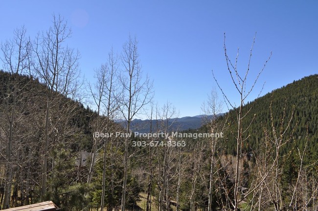 Building Photo - 122 Meadow Ln