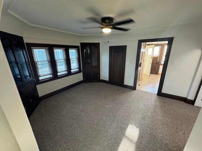 Foto del edificio - 1611 S 56th St