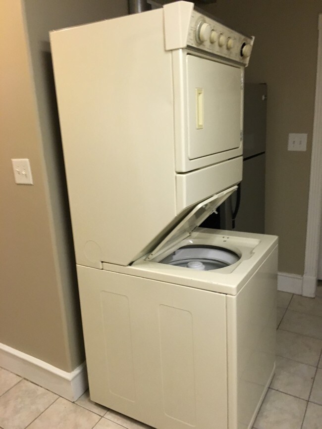 Foto del edificio - 1318 Laurel Ave