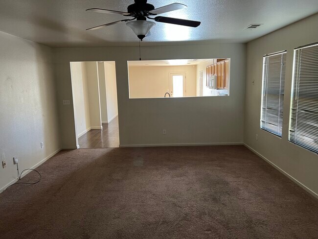 Foto del edificio - 1253 Lullabrooke Ct