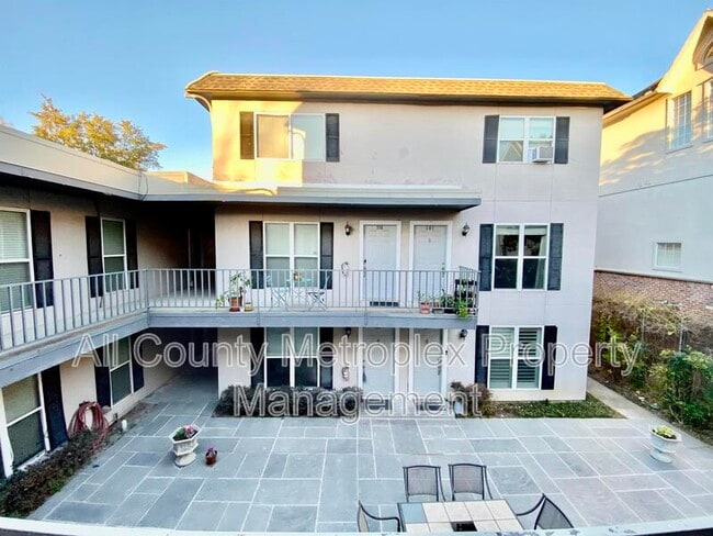 Photo - 4520 Holland Avenue House
