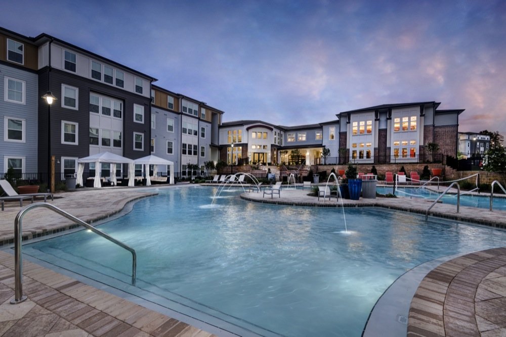 South Beach inspirados en la piscina con entrada de playa - 1153 Blackjack Rd