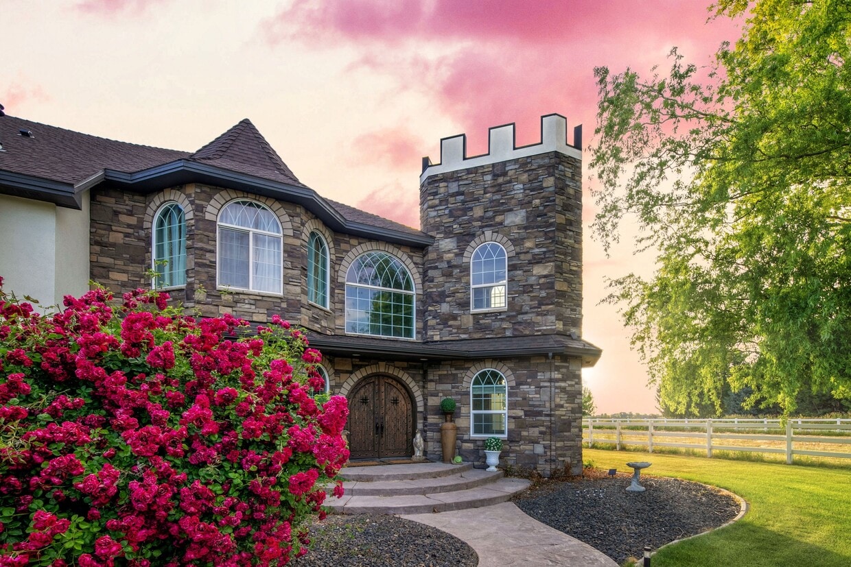 Primary Photo - 4039 St James Loop