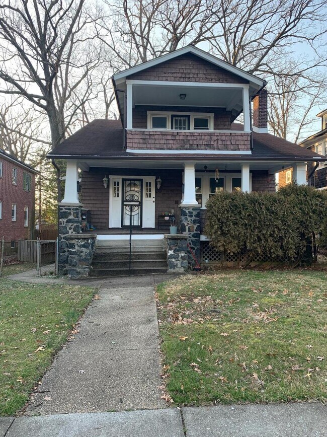 Frente de la casa - 3718 Hillsdale Rd