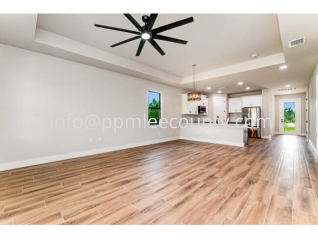 Foto del edificio - Brand new 3 bedroom 2 bath 2 car garage pool home