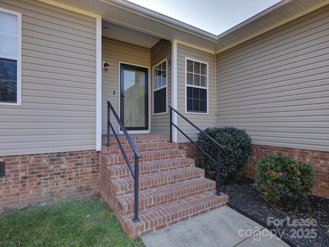 Building Photo - 4405 Sugar Cane Ct