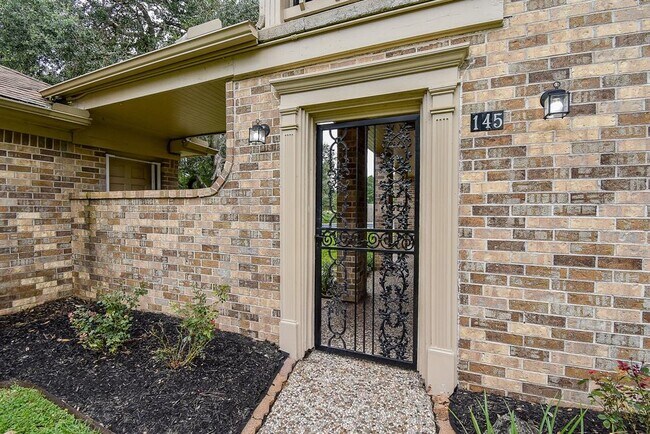 Building Photo - 145 St Andrews Dr