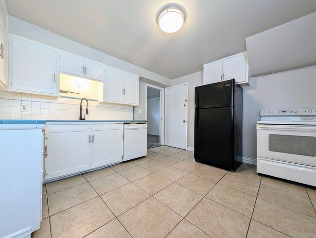 Building Photo - 5824 Property