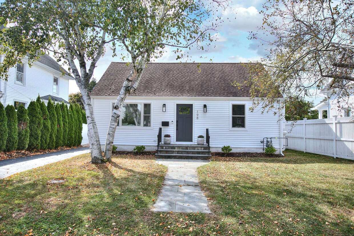 Foto principal - 198 Blaine St