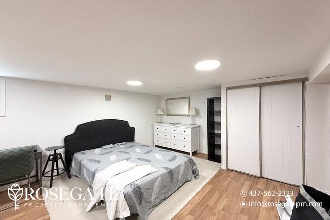 Building Photo - Newly Renovated 1-Bedroom Gem in Scarborou...