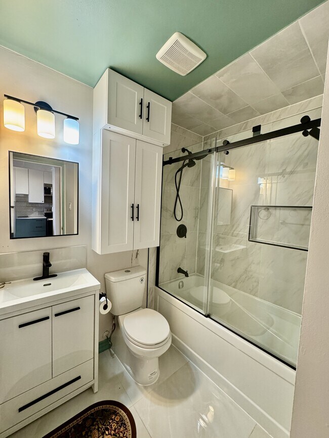 Photo du bâtiment - 1785 Frobisher Ln