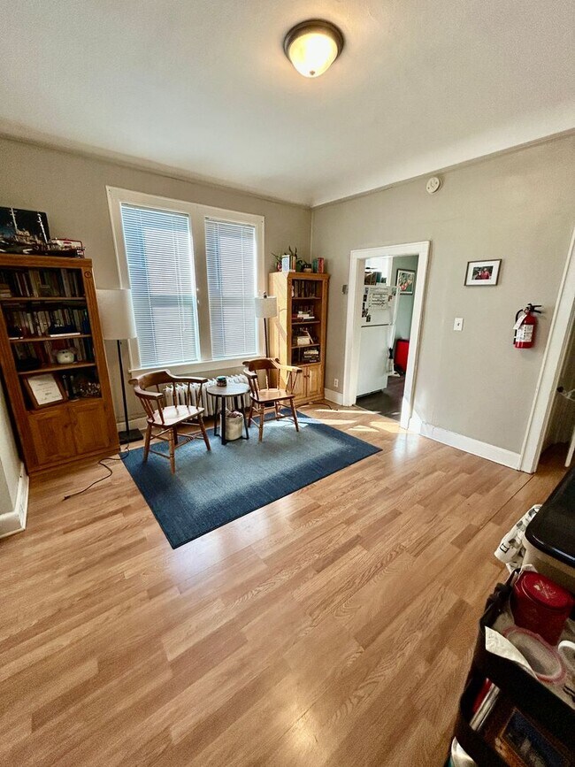 Foto del edificio - 1127 E 3rd St