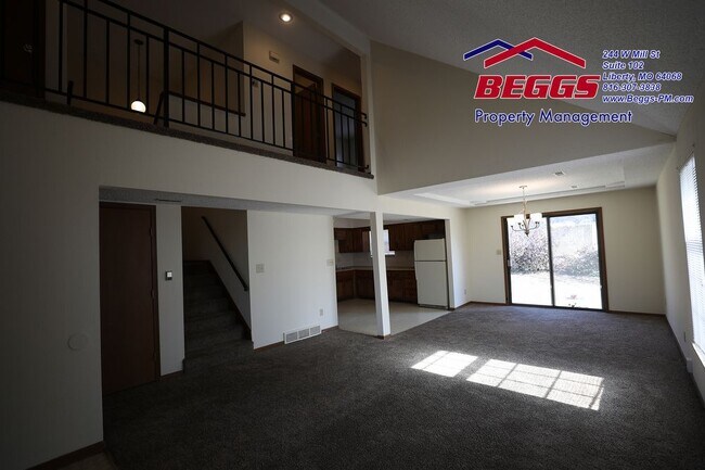 Building Photo - 213 Dains 3BR/ 2.5BA Duplex Liberty