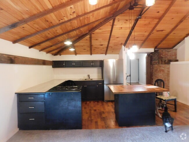 Building Photo - 1741 Indian Hills Rd