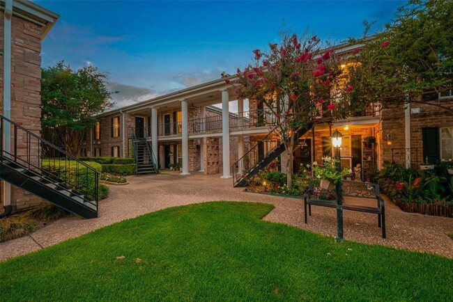 Building Photo - 6410 Del Monte Dr