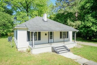 Building Photo - 930 Elm St