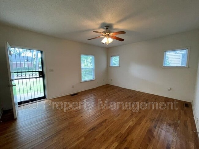 Foto del edificio - 641 S Greer St