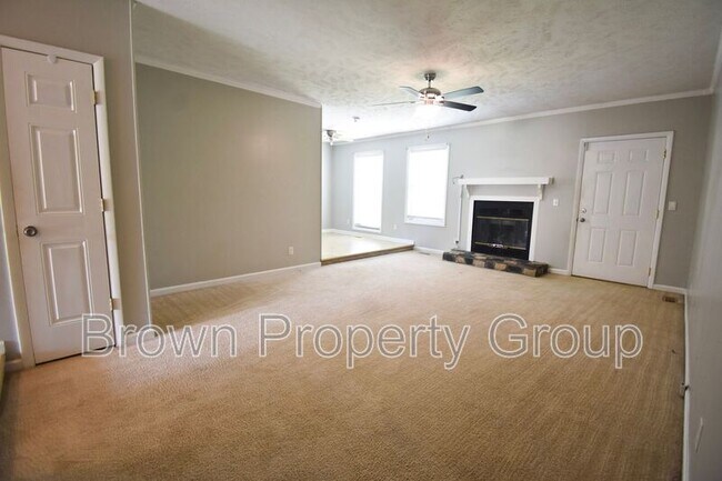 Building Photo - 6817 Sugarbin Ln