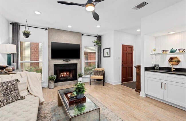 Building Photo - 2460 Bering Dr