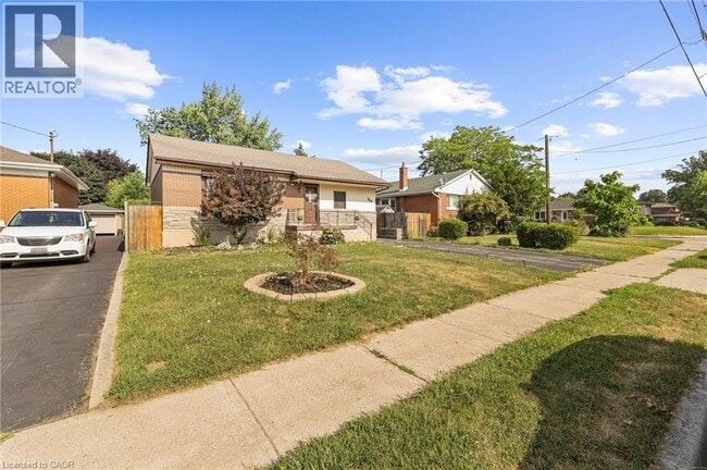 Building Photo - 368 Upper Kenilworth Ave
