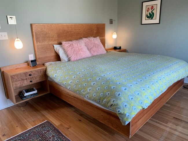upstairs bedroom suite - 906 Carolina Ave