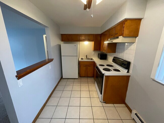 Building Photo - 7071 Glendale Ave