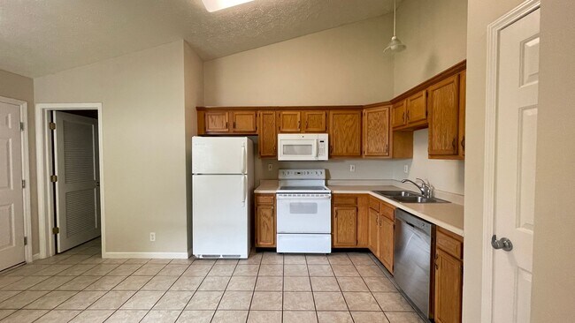 Building Photo - LINDBERG VILLAGE...Duplex