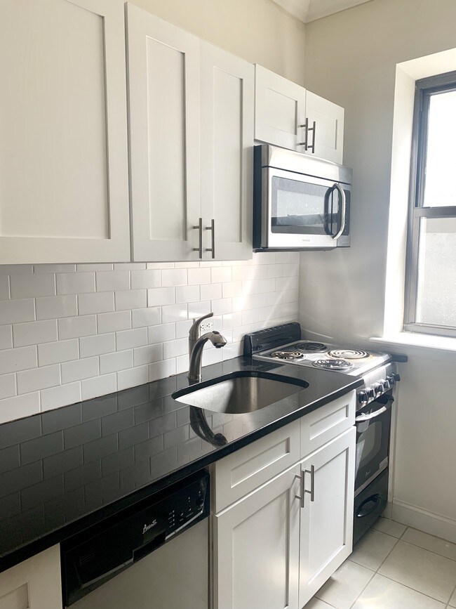 Foto del edificio - 328 W 44th St