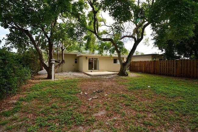 Foto del edificio - 1835 Park Ln