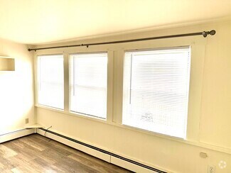 Building Photo - 145 Hanover St