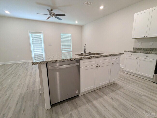 Building Photo - 8642 Meadow Flower Ln