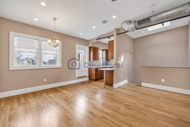 Foto del edificio - 868 E 4th St