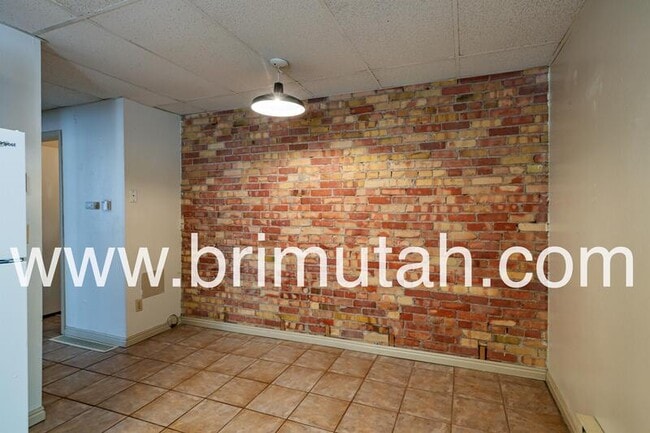 Building Photo - 217 E 3rd Ave